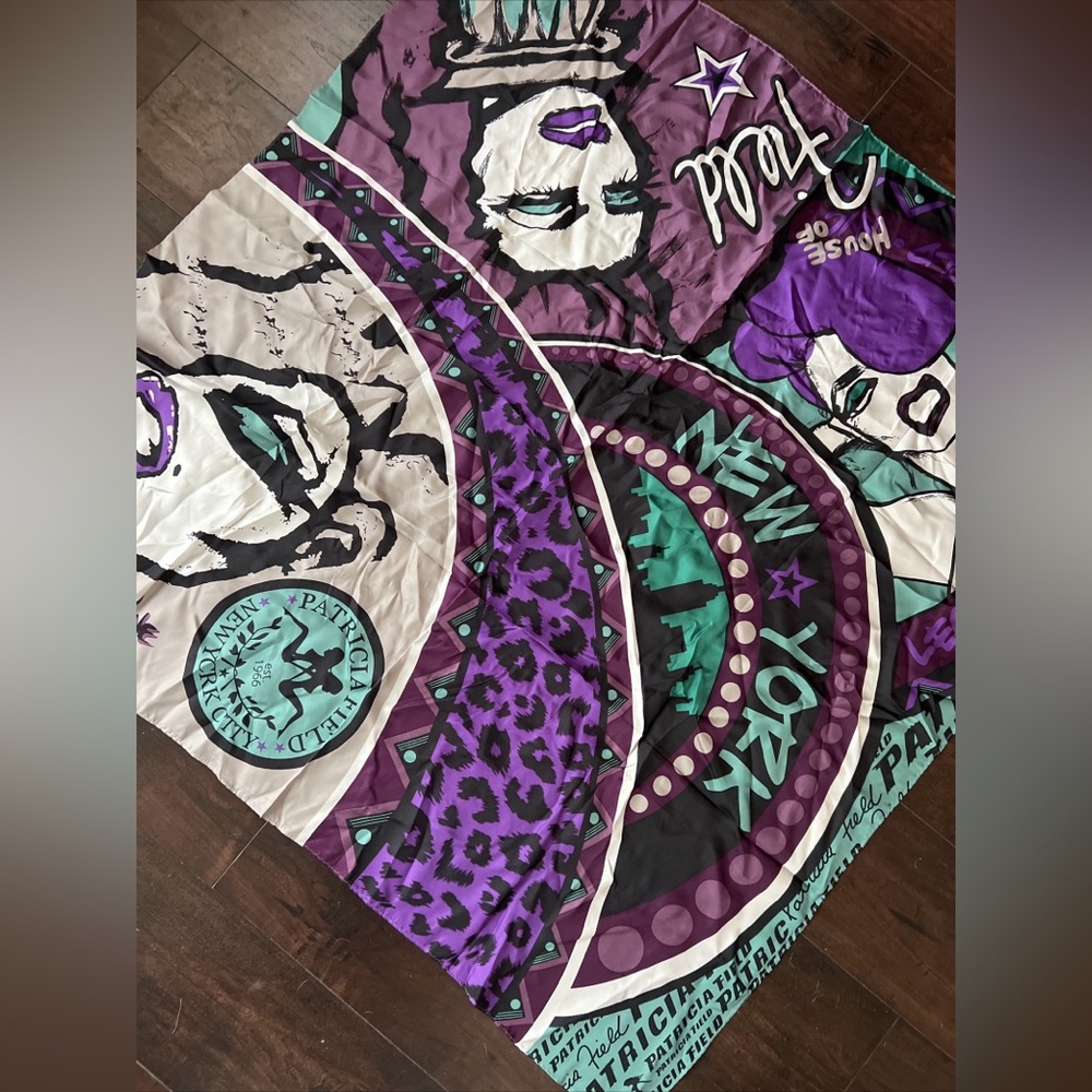 NWT Patricia Field New York 100% Silk Scarf 90’s Y2K Sex And The City Graffiti